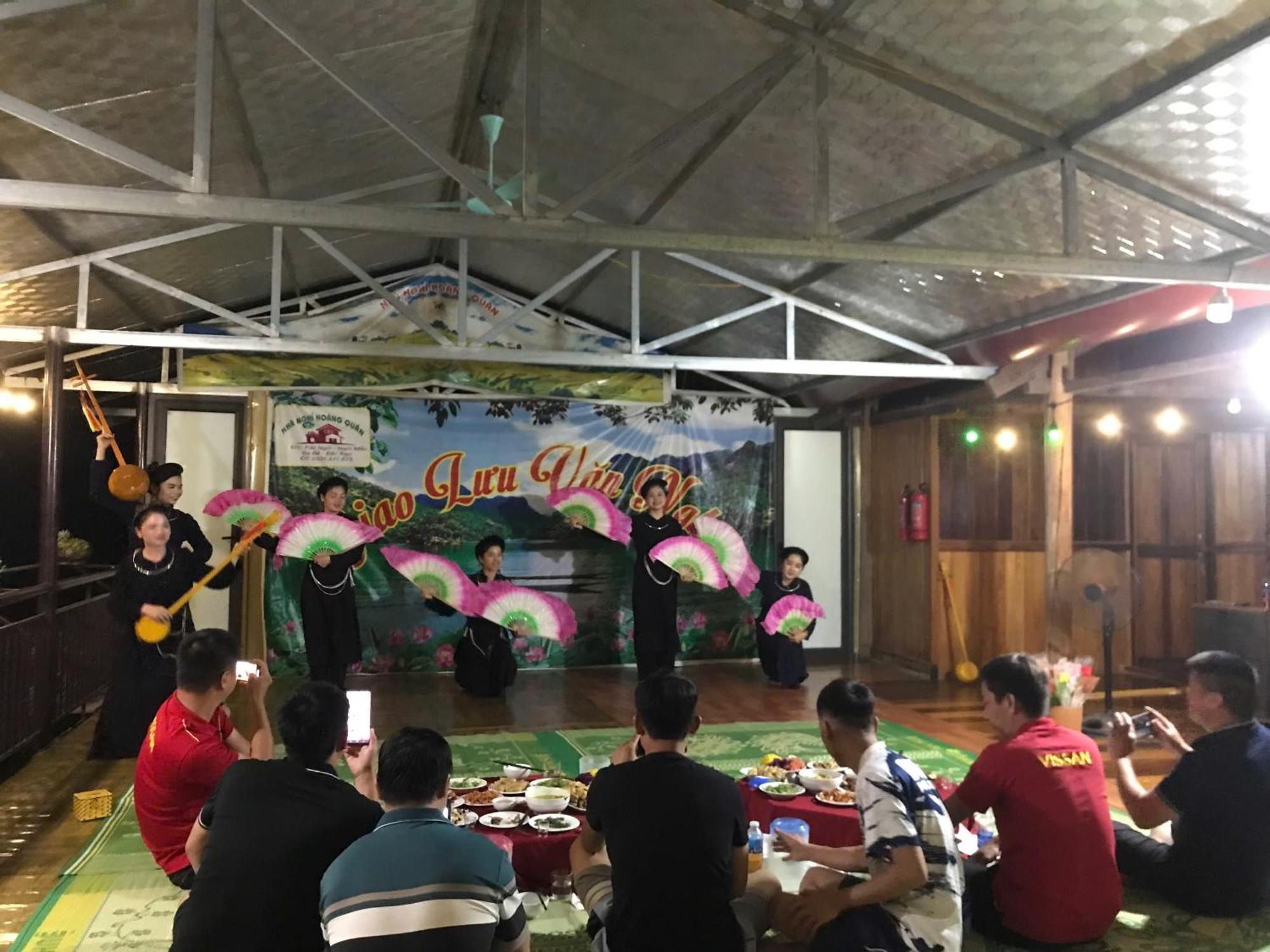 Hoang Quan Homestay Ba Be Exterior foto